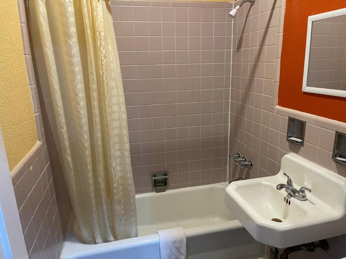 ווילסון Kenwood Court Motel מראה חיצוני תמונה